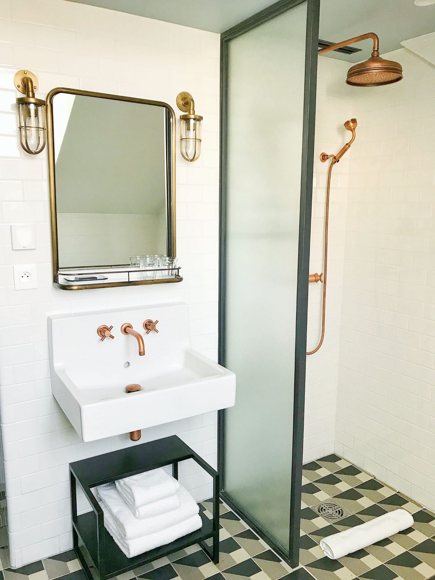 Hoxton Hotel Paris Cosy Bronze Bathroom