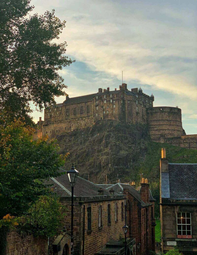 Vennel-Steps-Best-view-of-Edinburgh-Castle