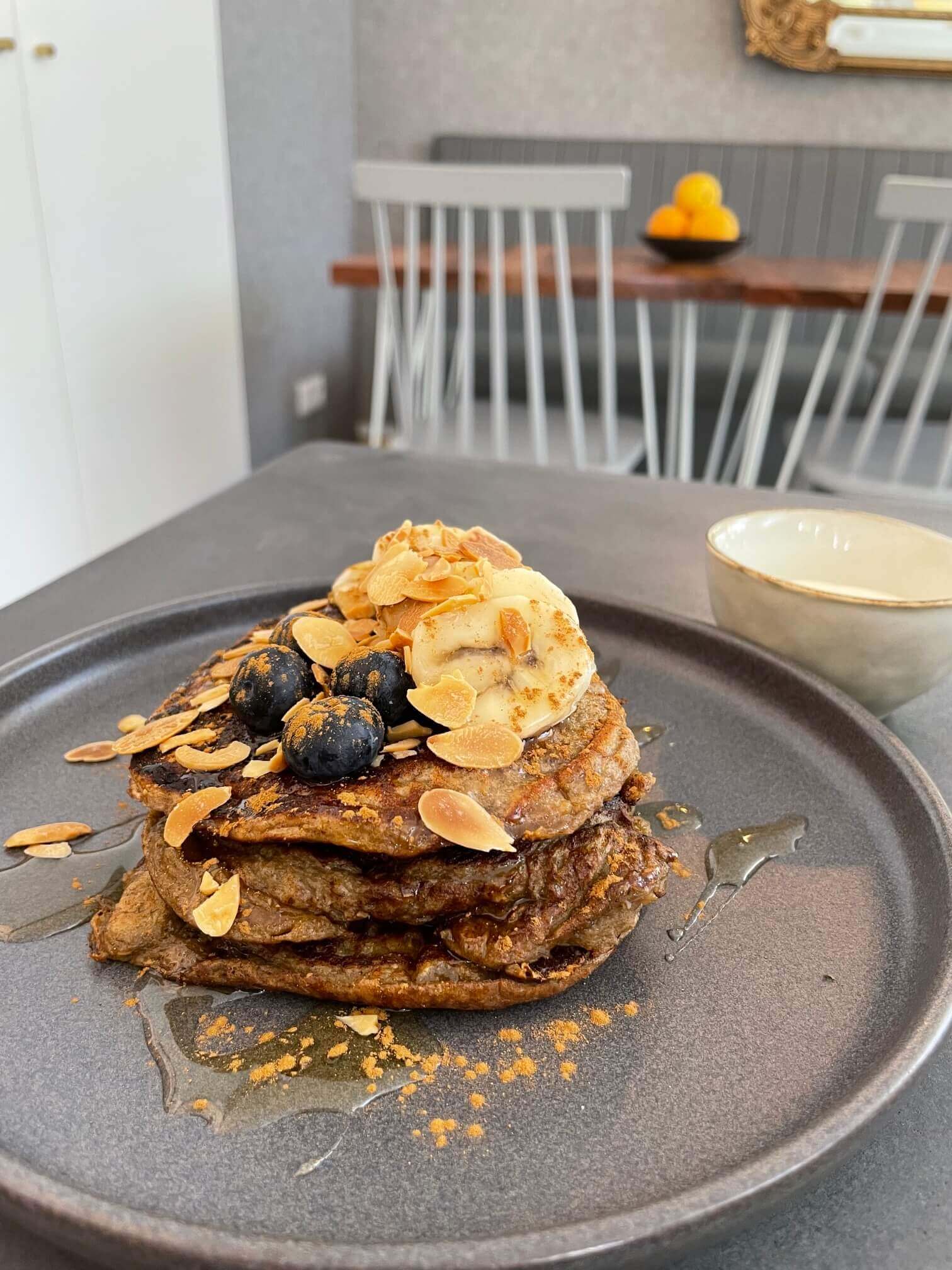 Blueberry-banana-pancakes-brunch-in-Lisbon