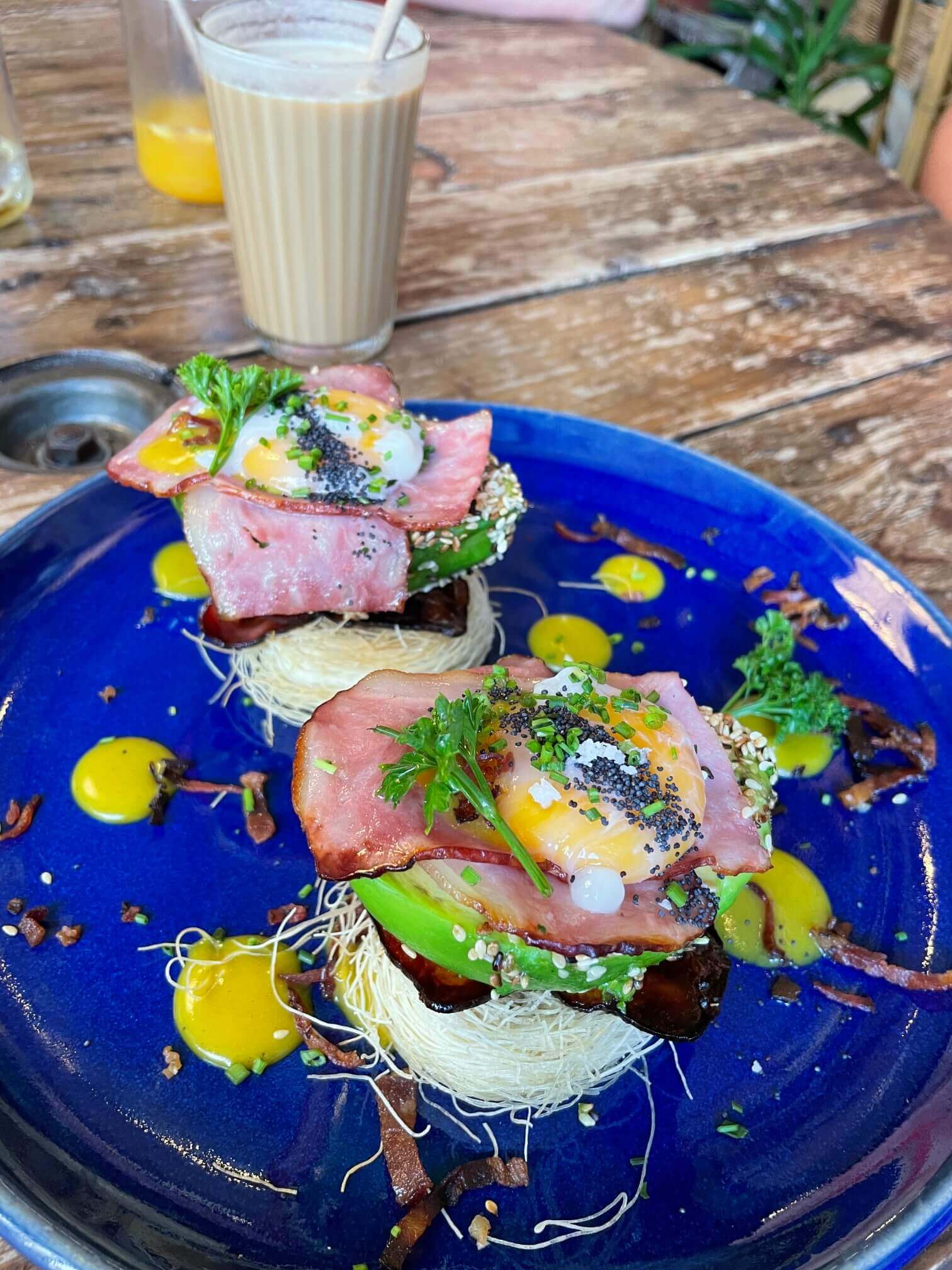 Breakfast-Fauna-Flora-Egg-bacon-nest-served-in-avocado-halves