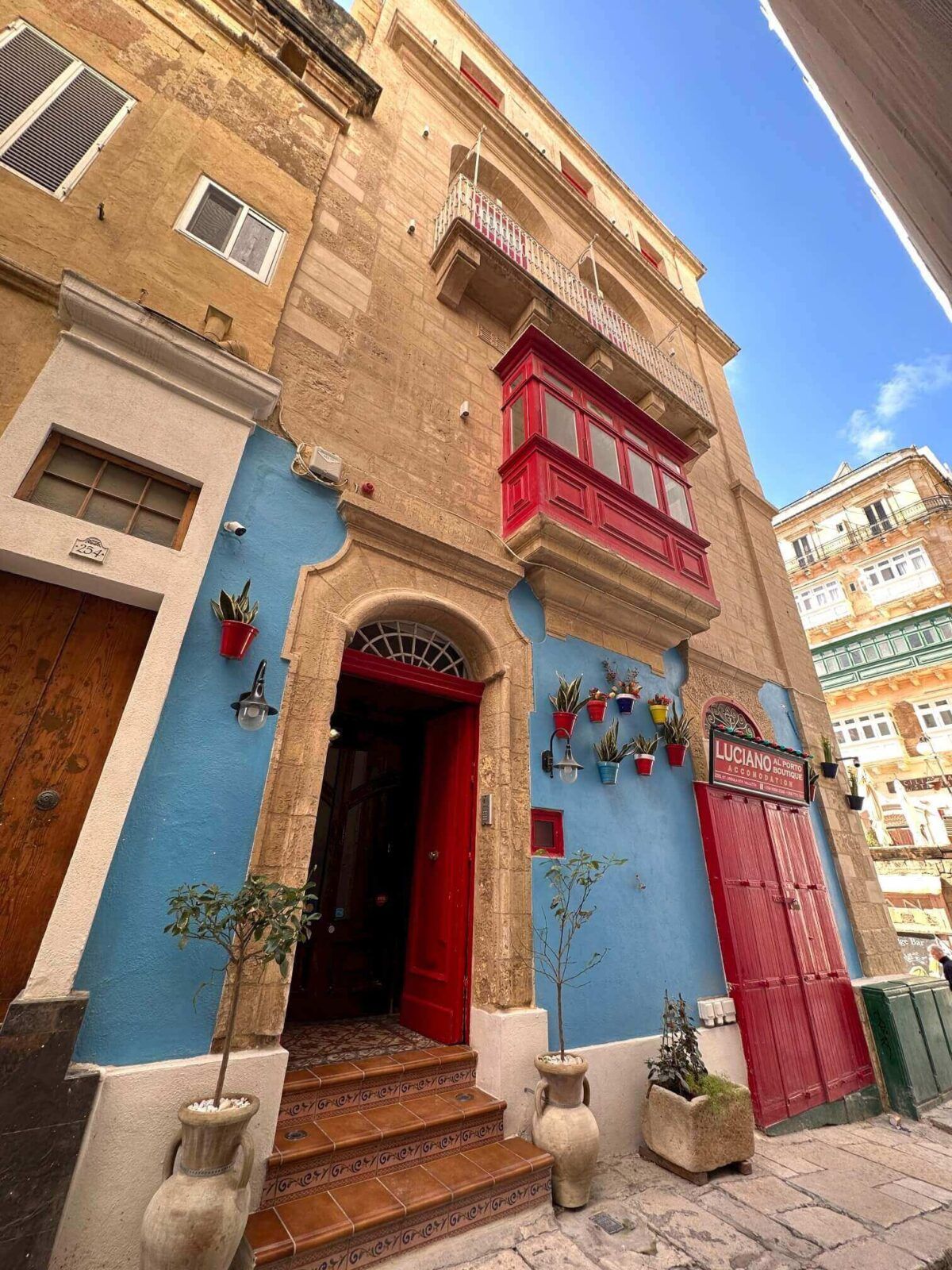 Colourful-balconies-Valletta-Malta-1