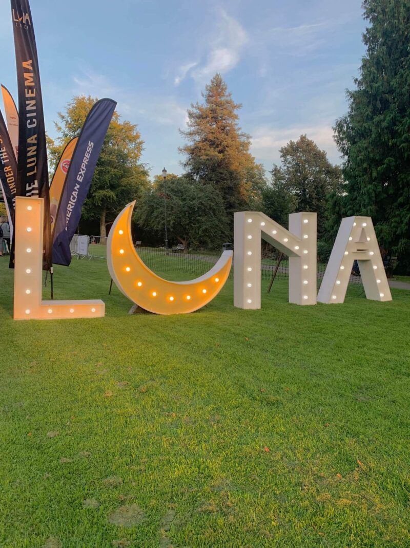 Luna-outdoor-cinema-screening-Cotswolds