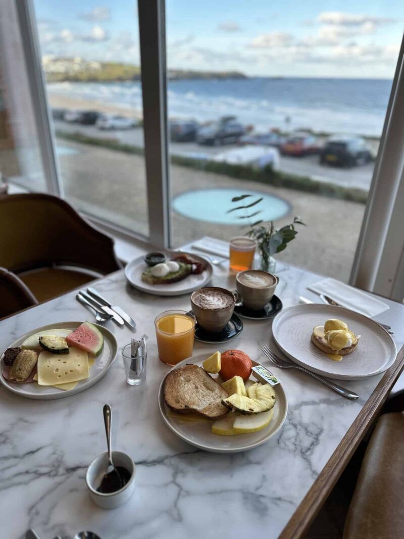 Breakfast at RenMor Restaurant Headland Hotel