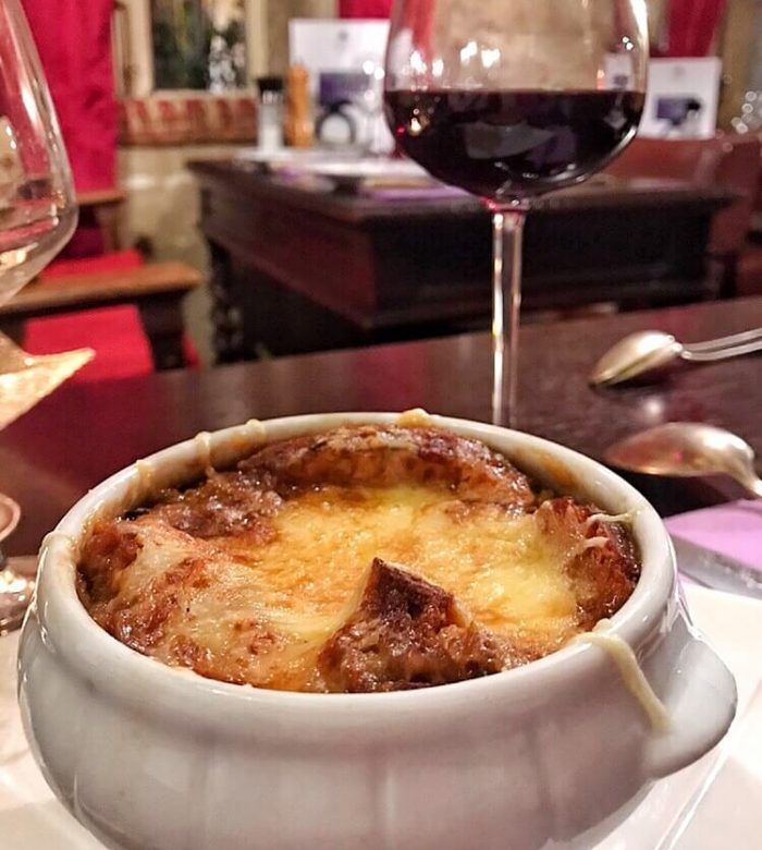 Heartwarming French Onion Soup with Cheese